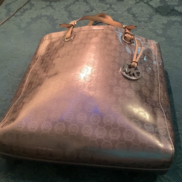 Like New Michael Kors Tote Handbag - Picture 6 of 15